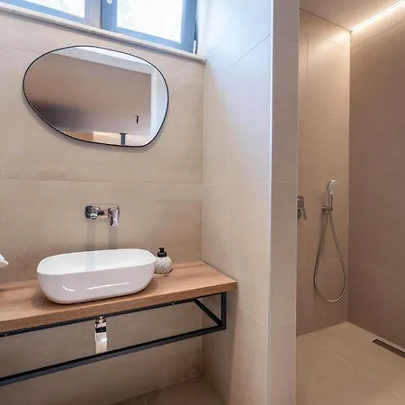Gorgeous In With Sauna Semesterbostad Biograd Na Moru