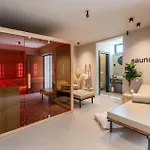 Vakantiehuis Gorgeous In With Sauna *